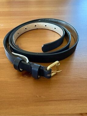 Boden Classic Leather Navy Skinny  Belt Size Large Gold Square Buckle